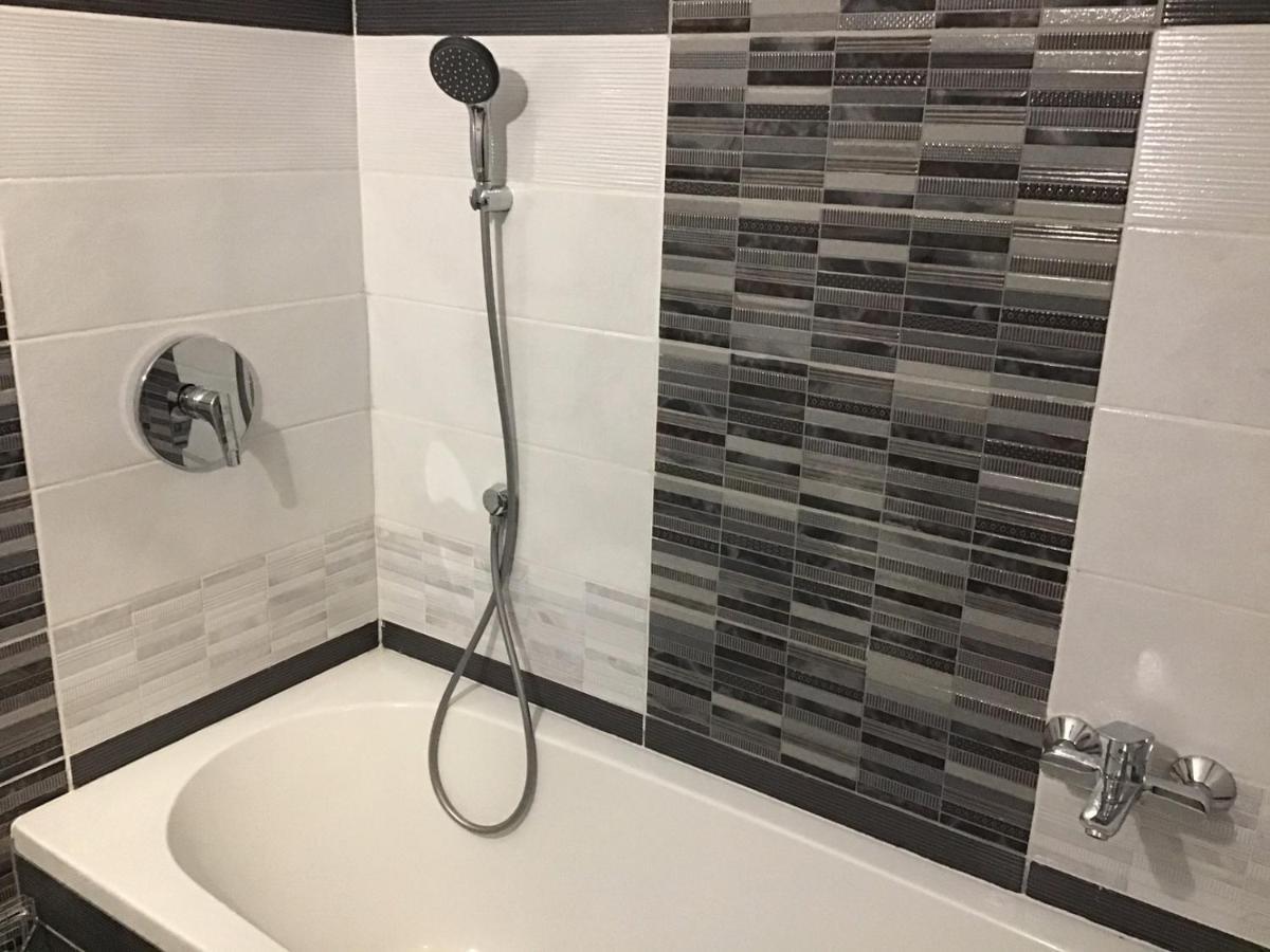 Family Wellness Apartman Hajduszoboszlo Exterior photo